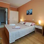 1 Bedroom Pet Friendly In *