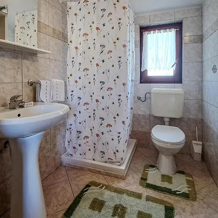1 Bedroom Pet Friendly In
